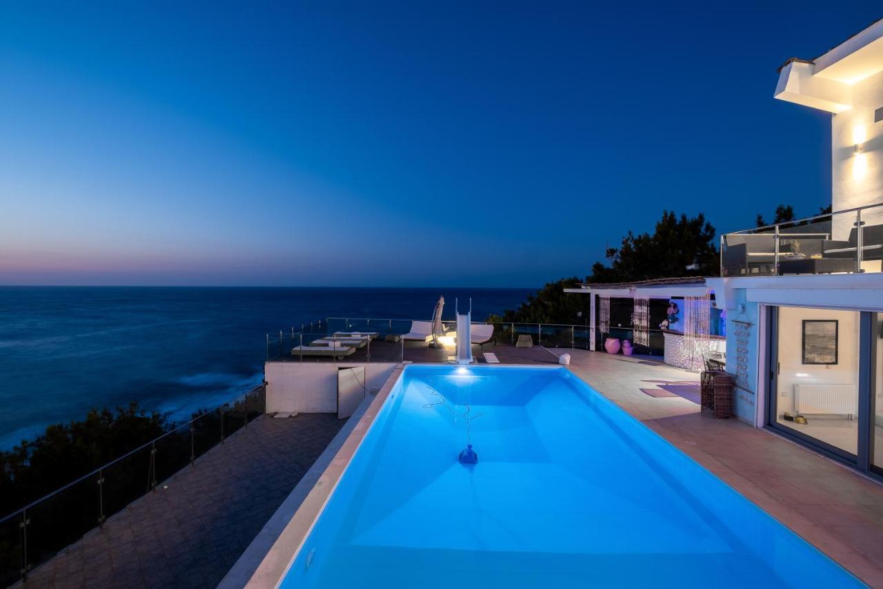 Icarus Luxury Beachfront Villa Gialiskari  Exterior foto