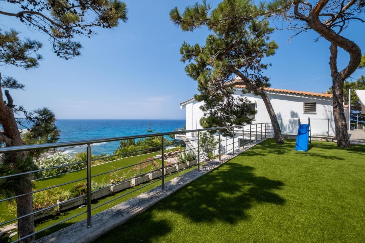 Icarus Luxury Beachfront Villa Gialiskari  Exterior foto